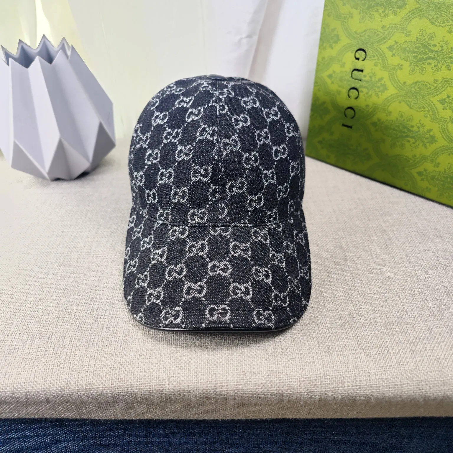 p 45 Gucci--denim Gucci high version original single pair flower baseball cap [福]