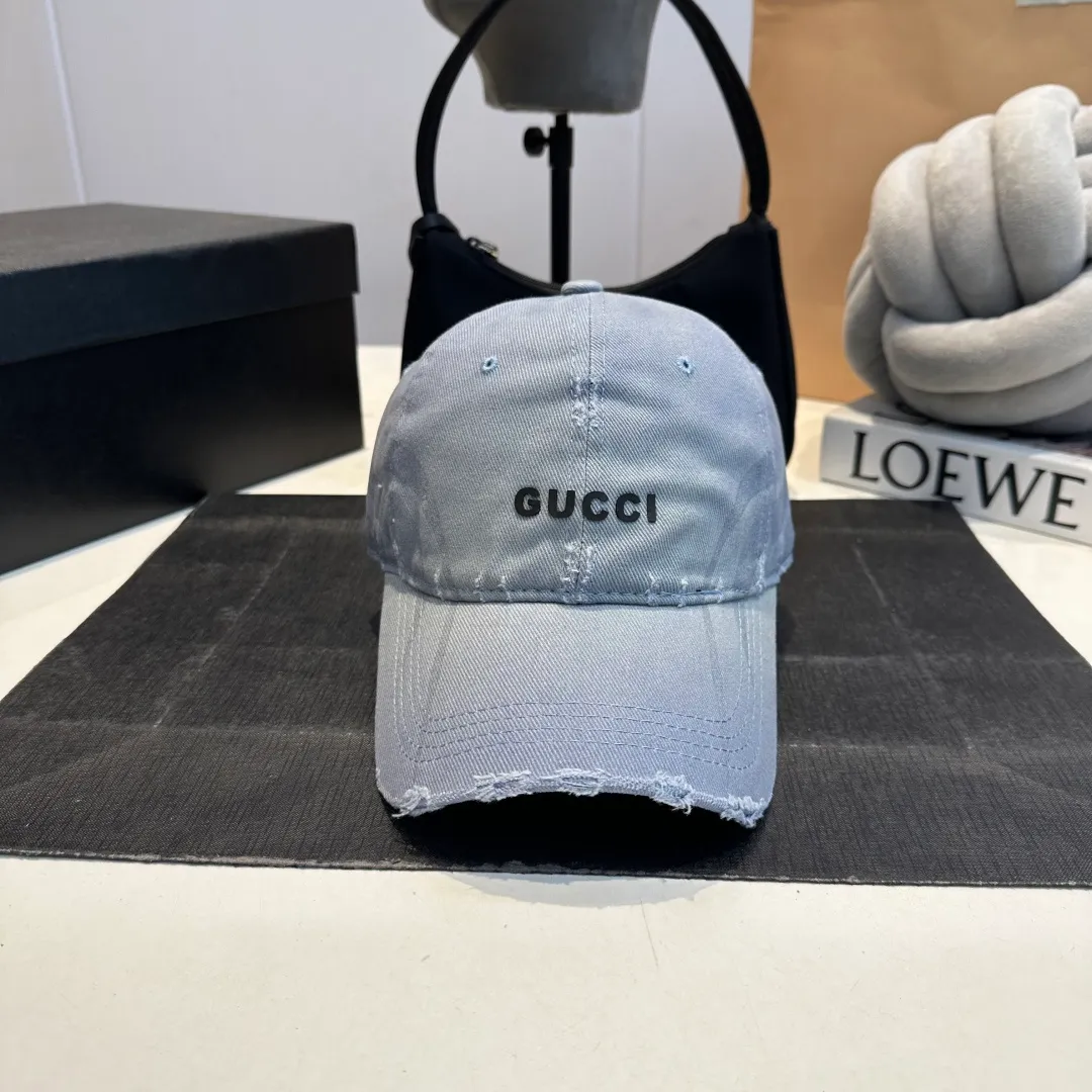 P60 GUCCI ripped baseball cap, the original quality is very popular, the craftsmanship is very exquisite, the atmosphere is high-end and classy! Low-key luxury, easy to carry! Running volume!