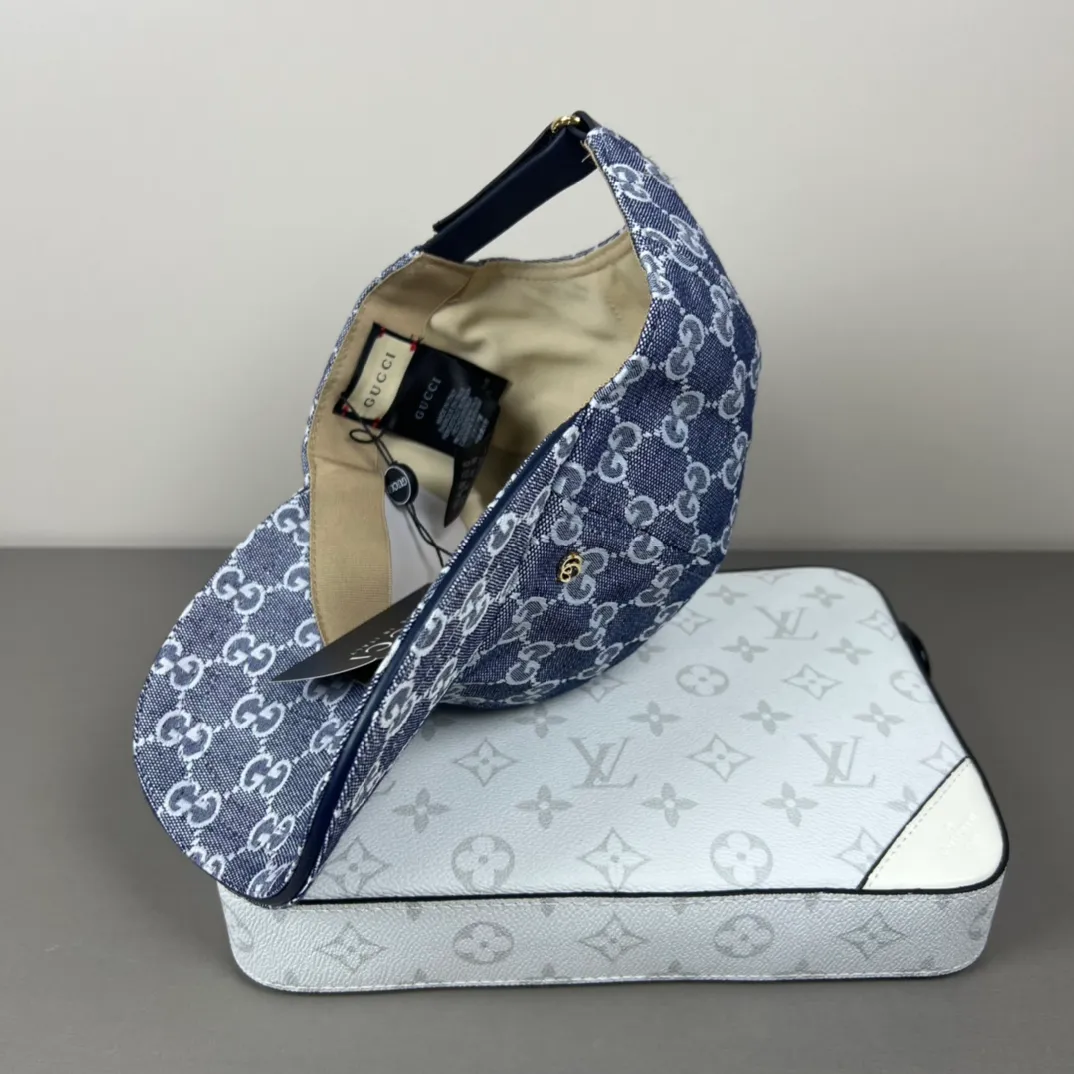 P60💰Gucci Baseball Cap♥️GUCCI🧢Official new product, baseball cap, original quality, hot arrival 🔥🎩 The craftsmanship is very exquisite, high-end and classy! Low-key luxury, easy to carry! Running volume!