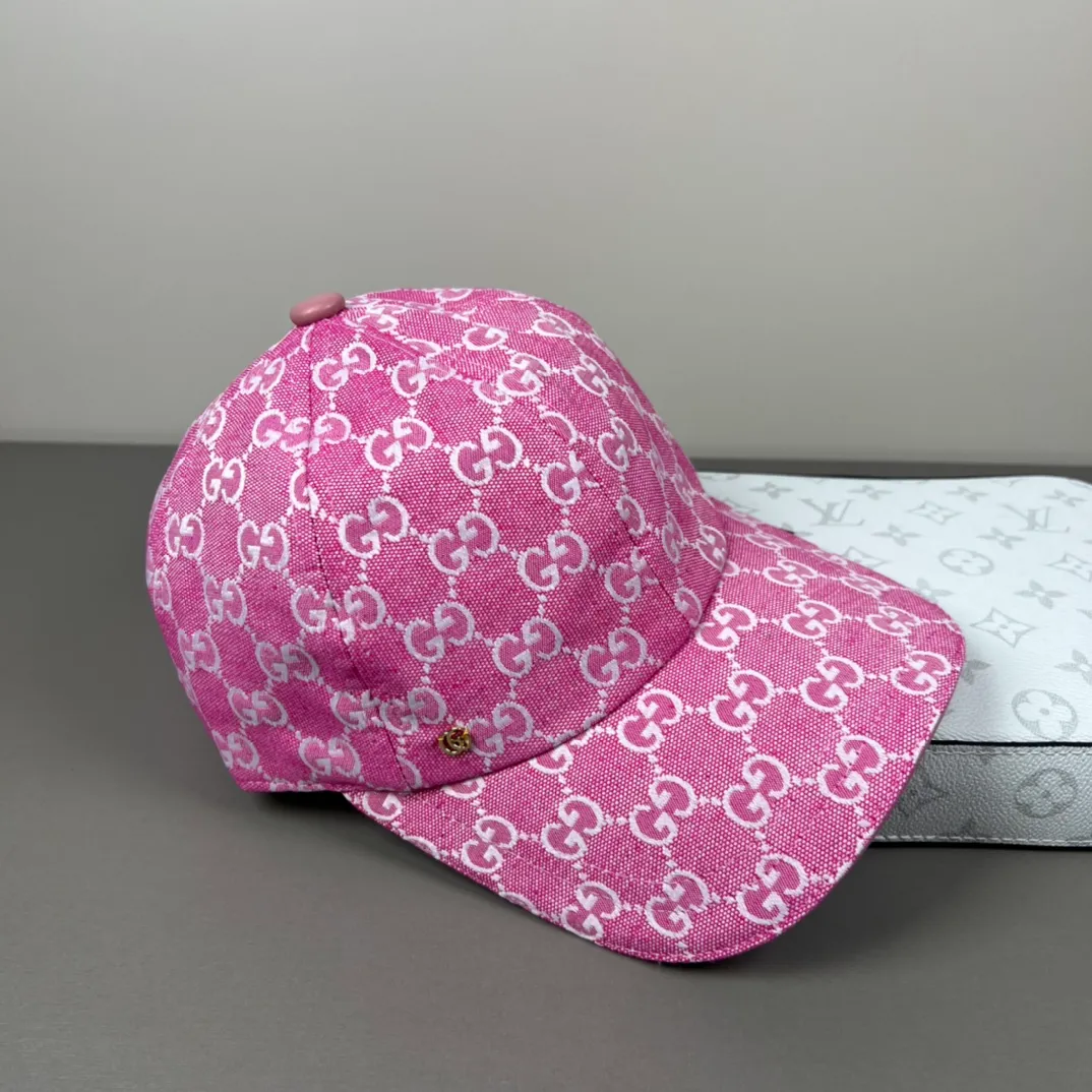 P60💰Gucci Baseball Cap♥️GUCCI🧢Official new product, baseball cap, original quality, hot arrival 🔥🎩 The craftsmanship is very exquisite, high-end and classy! Low-key luxury, easy to carry! Running volume!