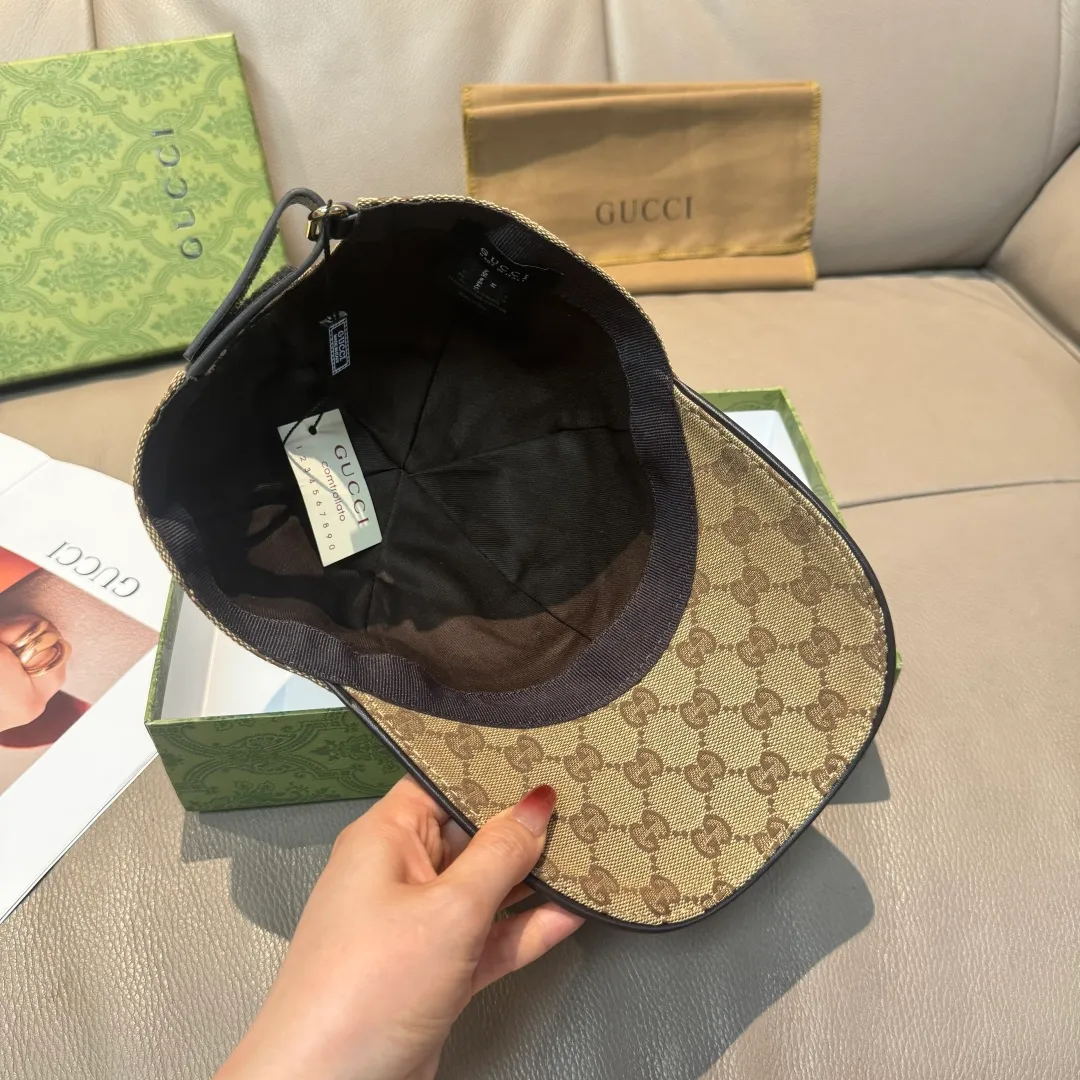p90 ten thousand year old classic new color is shipped!   , Gucci (Gucci) classic original baseball cap 😍😍 1:1 mold opening and customization at the counter, the highest version, original canvas fabric + first layer of cowhide, light and breathable! Photographed in real life, suitable for men and women in all seasons, basic head circumference 56cm, adjustable patches.
