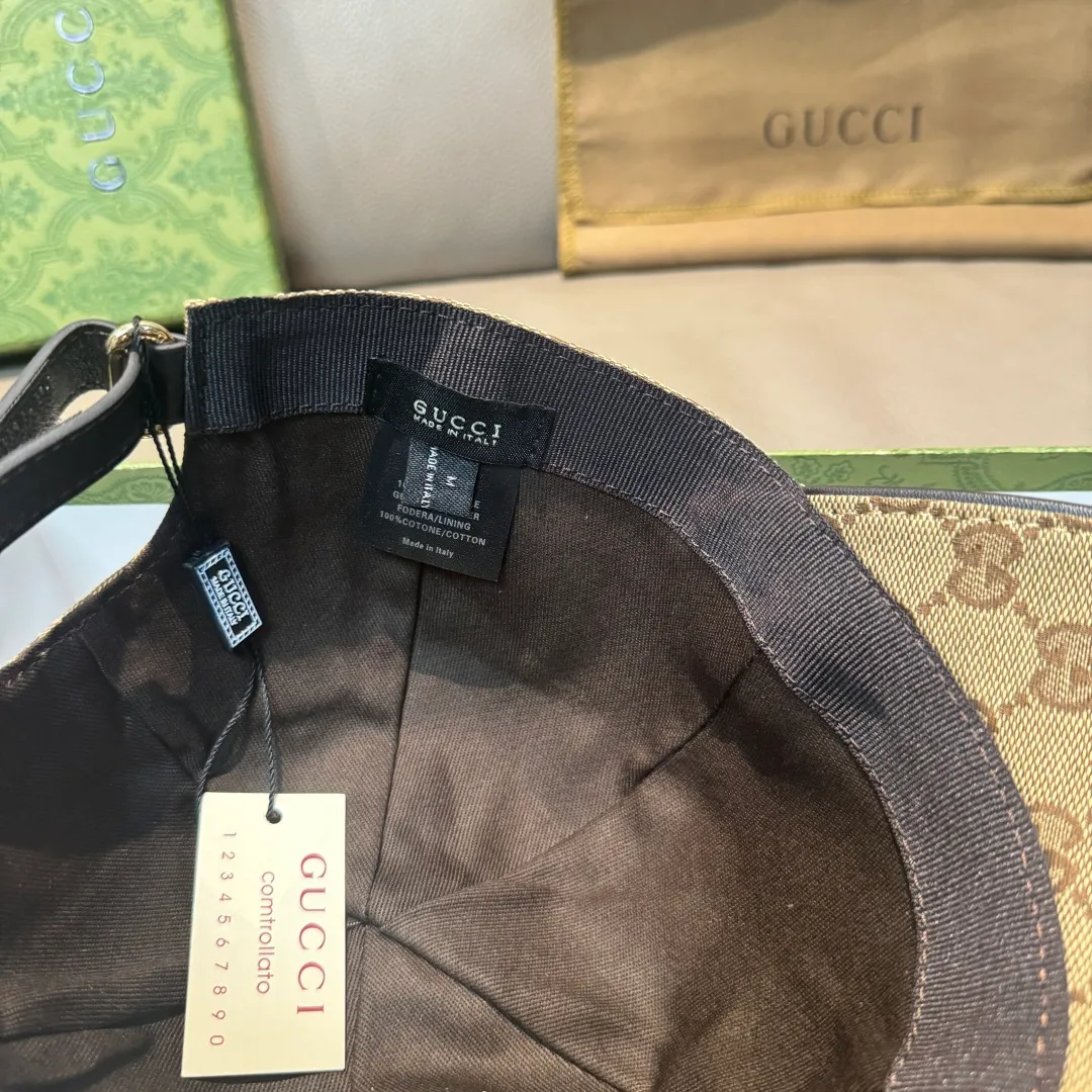 p90 ten thousand year old classic new color is shipped!   , Gucci (Gucci) classic original baseball cap 😍😍 1:1 mold opening and customization at the counter, the highest version, original canvas fabric + first layer of cowhide, light and breathable! Photographed in real life, suitable for men and women in all seasons, basic head circumference 56cm, adjustable patches.