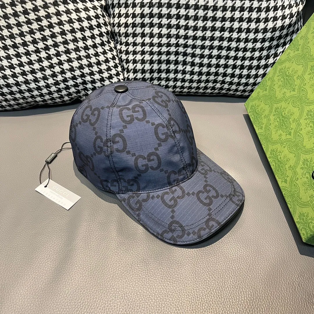 🉐️90 new models shipped from the official website, Gucci's latest original baseball cap, large double G, 1:1 mold customization at the counter, perfect pattern, original canvas fabric + first-layer cowhide, light and breathable! The basic head circumference is 56cm, and the patch is adjustable.