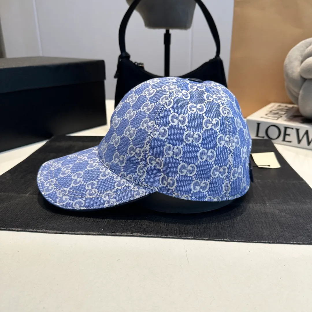 P90 Gucci (Gucci) new original baseball cap, metal small double G, the latest model at the counter, 1:1 mold opening and customization, genuine mold opening hardware, original canvas fabric + first layer of cowhide, original quality! The quality is great, the basic head circumference is 56cm, and the patch is adjustable.