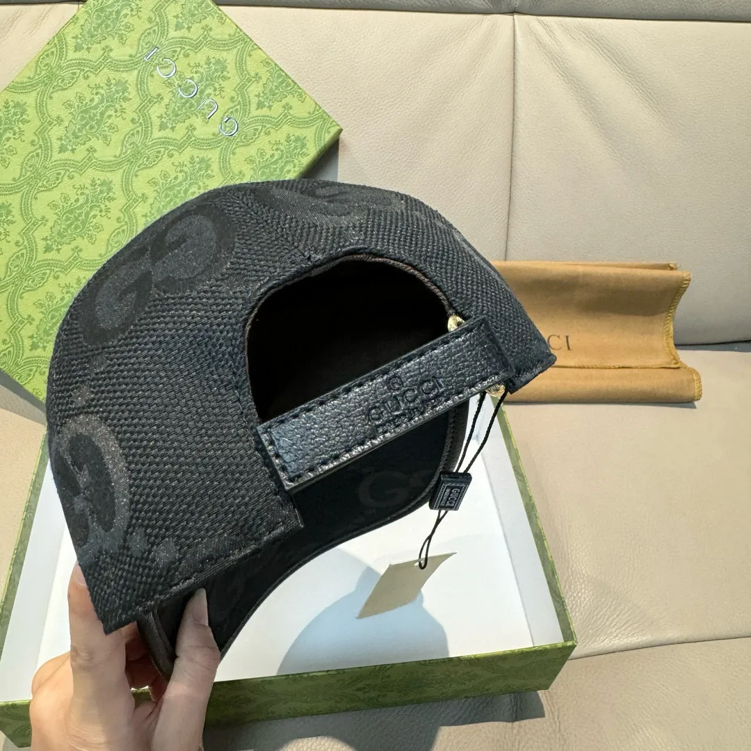 p90., Gucci Gucci's new original baseball cap, large double G, 1:1 mold opening and customization at the counter, original canvas fabric + first-layer cowhide, light and breathable! The basic head circumference is 56cm, and the patch is adjustable.