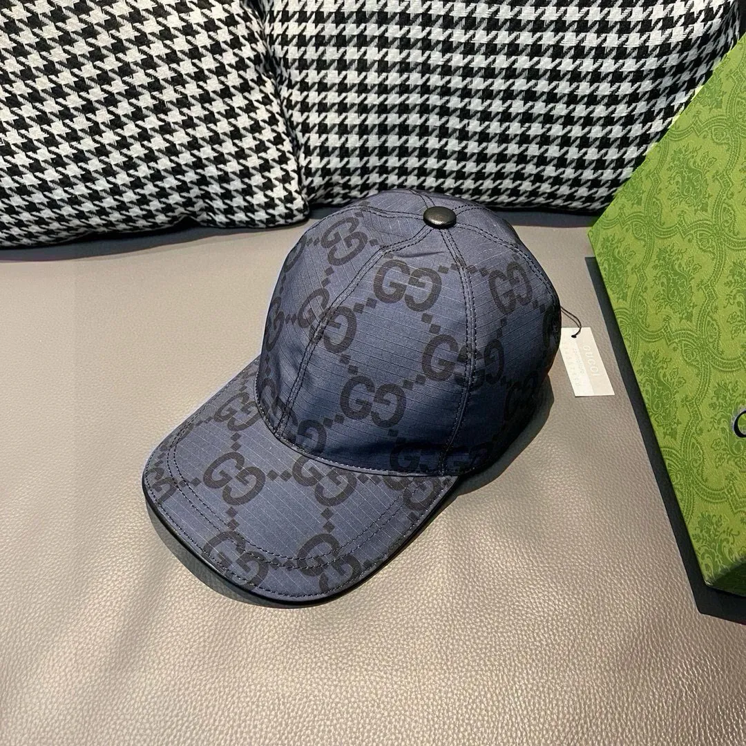 Batch 90, new model shipped from the official website, with packaging bag, Gucci's latest original baseball cap, large double G, 1:1 mold customization at the counter, perfect pattern, original canvas fabric + first-layer cowhide, light and breathable! The basic head circumference is 56cm, and the patch is adjustable.