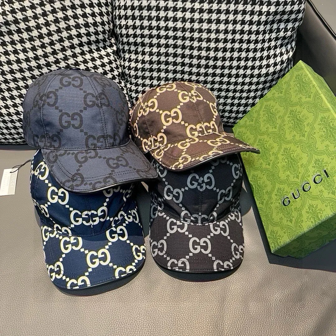 Batch 90, new model shipped from the official website, with packaging bag, Gucci's latest original baseball cap, large double G, 1:1 mold customization at the counter, perfect pattern, original canvas fabric + first-layer cowhide, light and breathable! The basic head circumference is 56cm, and the patch is adjustable.