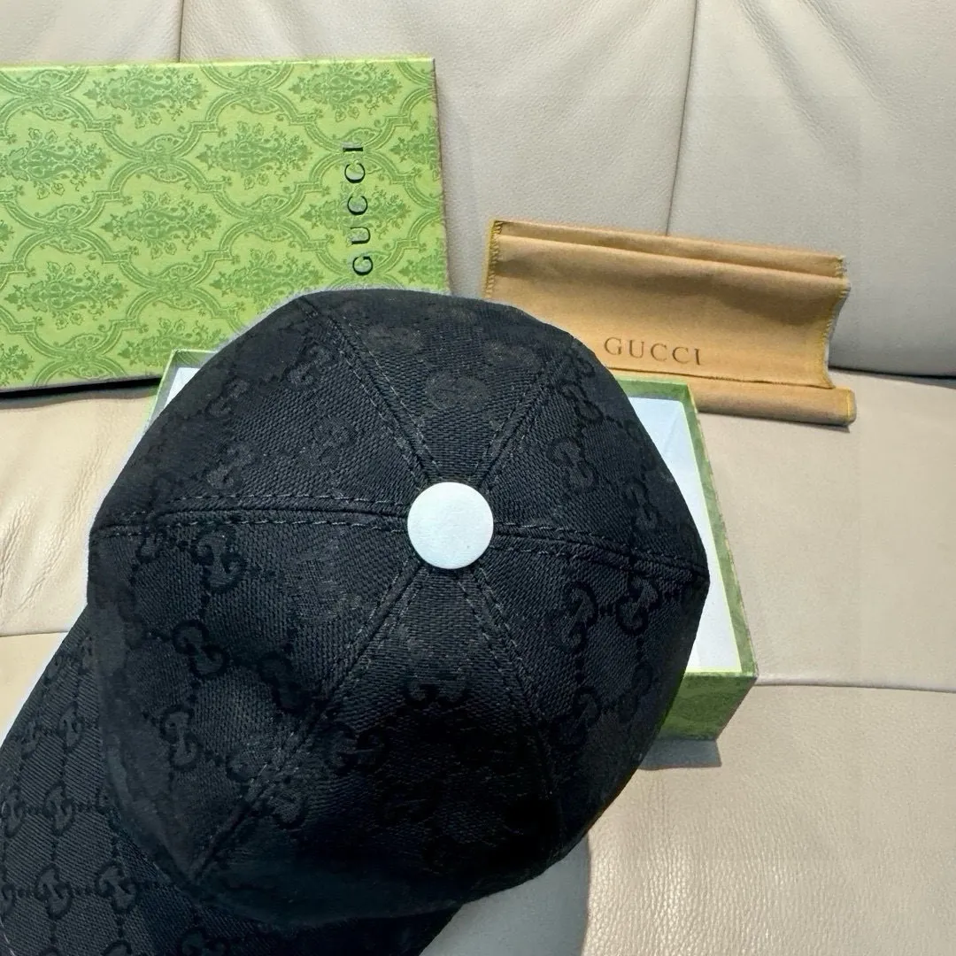 p90, Gucci (Gucci) new spring and summer original baseball cap, logo webbing, 1:1 mold customization, original canvas + first-layer cowhide, popular purchasing agent, versatile style for men and women, great quality! The basic head circumference is 56cm, and the patch is adjustable.