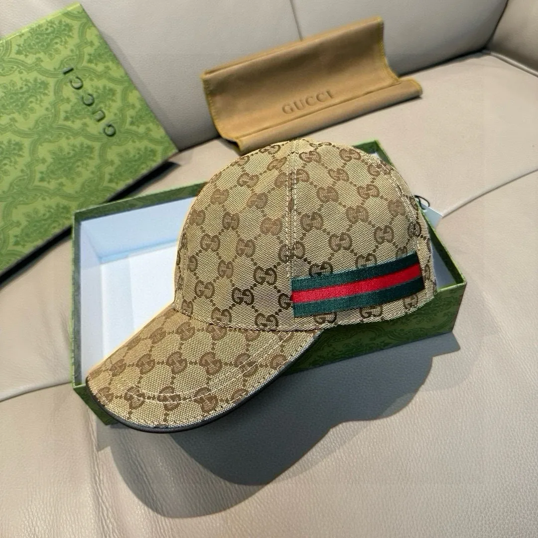 p900000 classic model! Apricot color, black, available in S and L sizes, Gucci (Gucci) classic original baseball cap 😍😍Customized with 1:1 mold opening at the counter, the highest version, original canvas fabric + first-layer cowhide, light and breathable! Photographed in real life, suitable for men and women in all seasons, basic head circumference 56cm, adjustable patches.