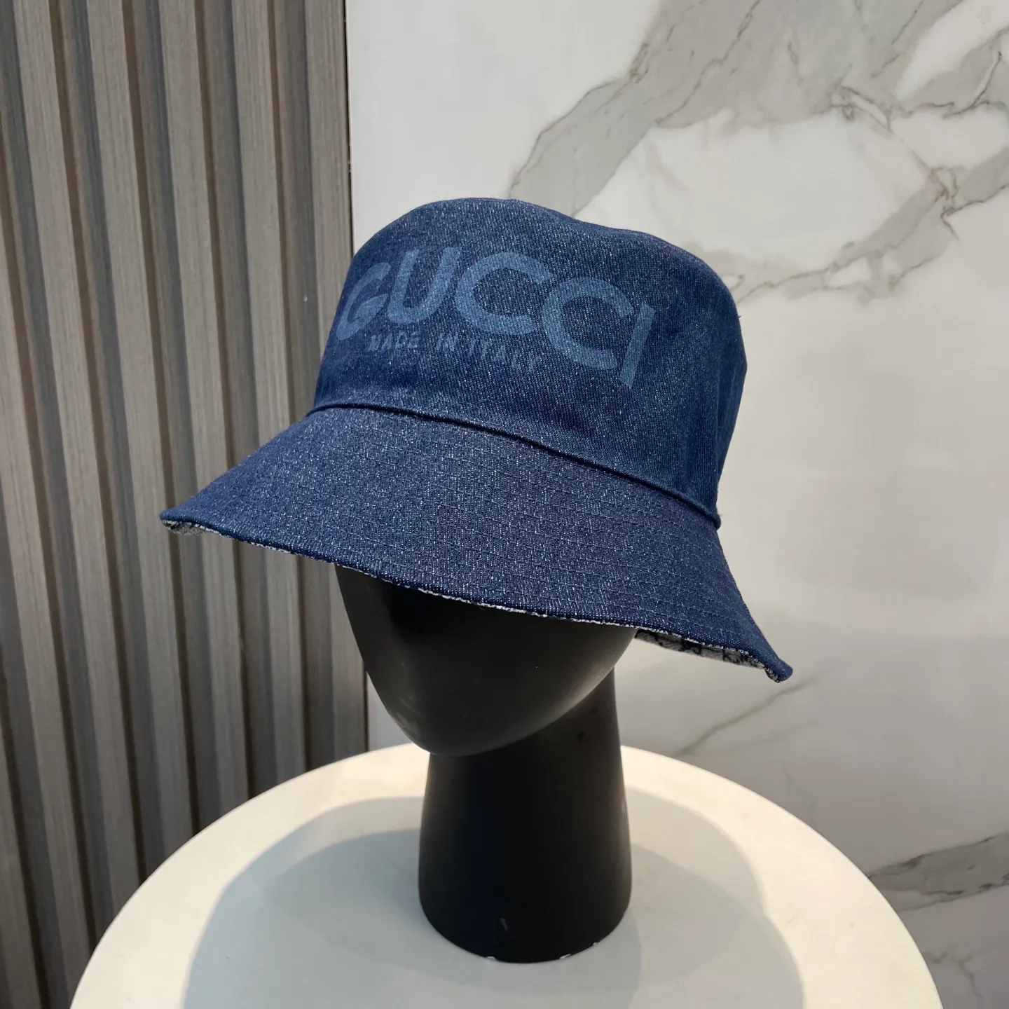 P70 GUCCI Gucci 2025 counter new simple double-sided fisherman hat is very trendy! Casual and sports style, classic production, super easy to match!