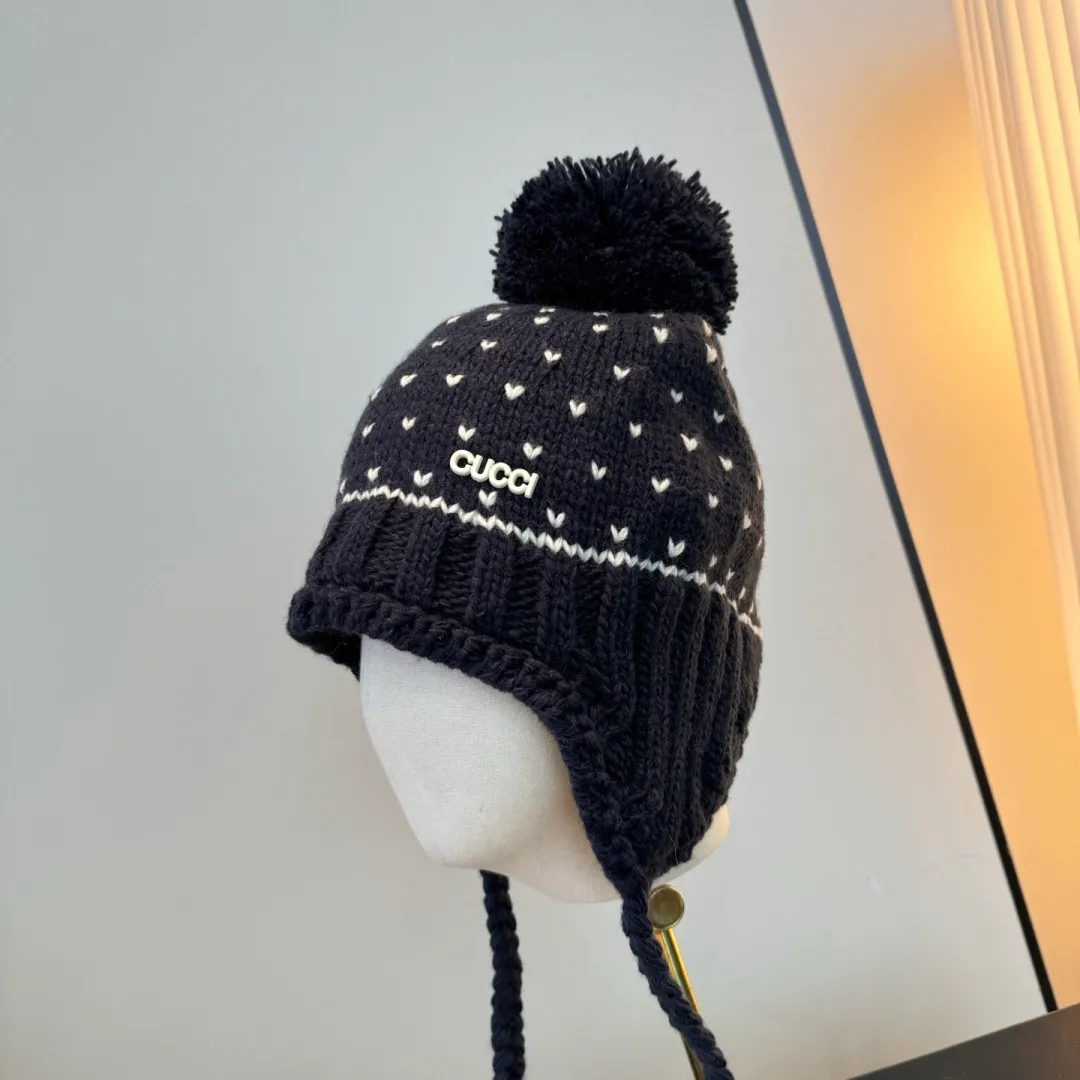 💰100¥ Gucci new knitted ear protection hat, head circumference 57cm