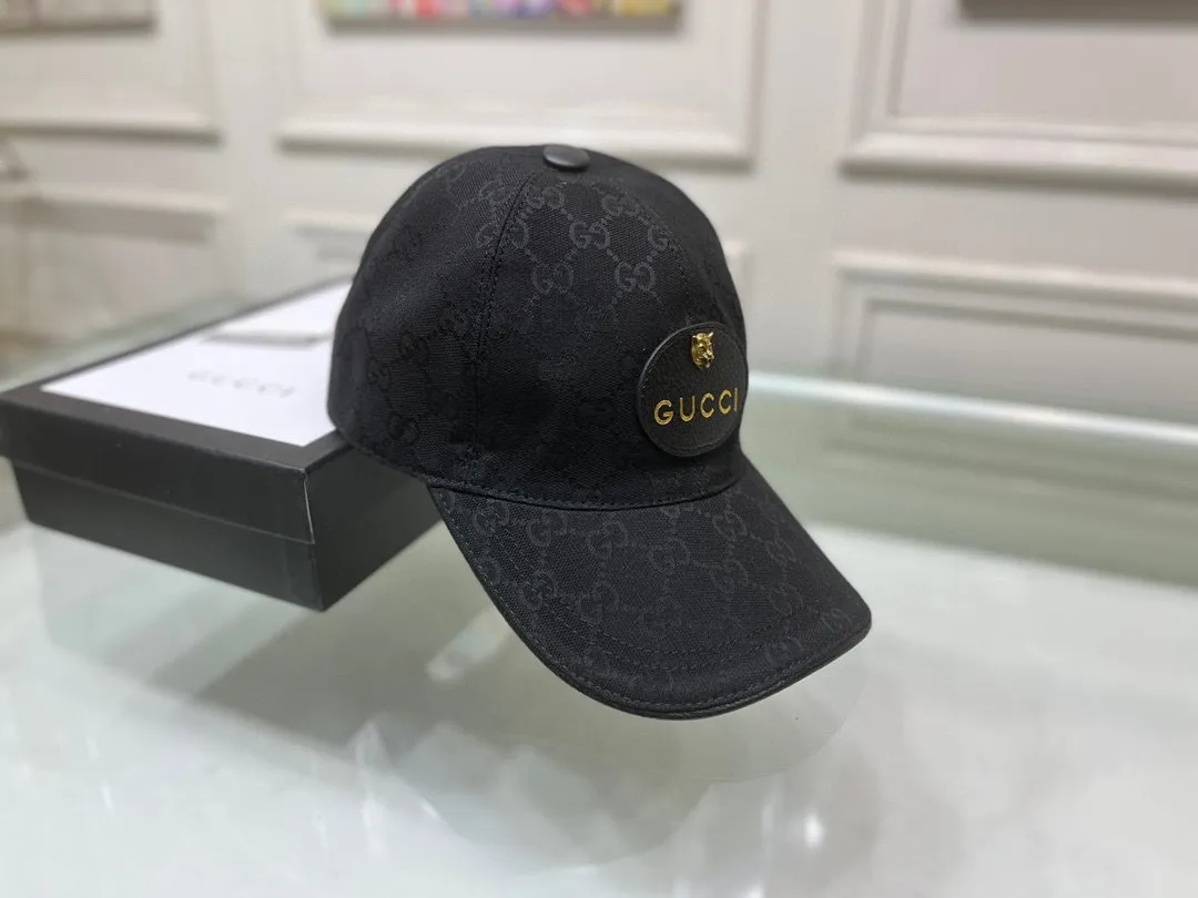 🉐100 Comes with packaging bag, Gucci’s new original baseball cap, small tiger head, the latest model at the counter, 1:1 custom molding, genuine molding hardware, original canvas fabric + first-layer cowhide, original factory quality! The quality is great, the basic head circumference is 56cm, and the patch is adjustable.
