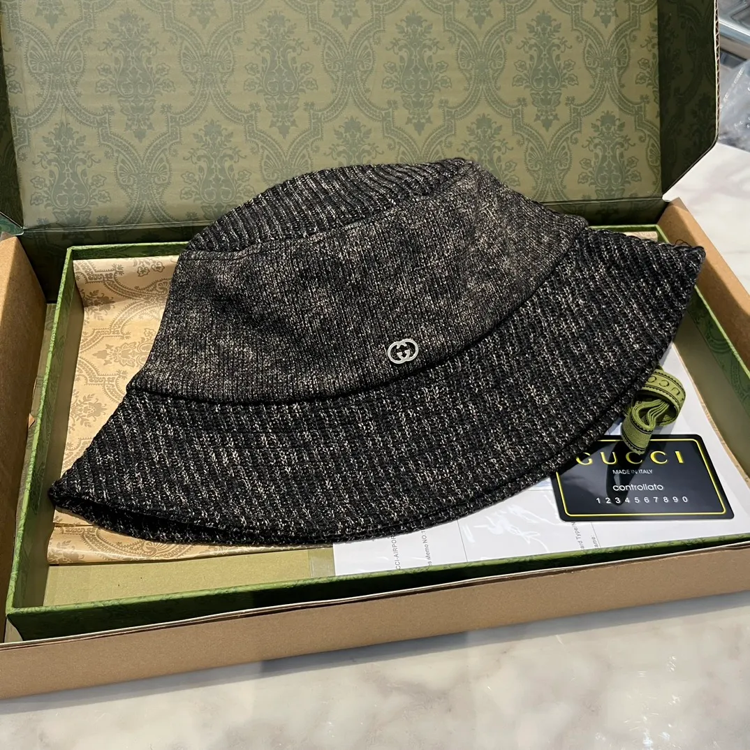 💰110¥ Gucci striped bucket hat, high-end customized fabric. Head circumference 57cm