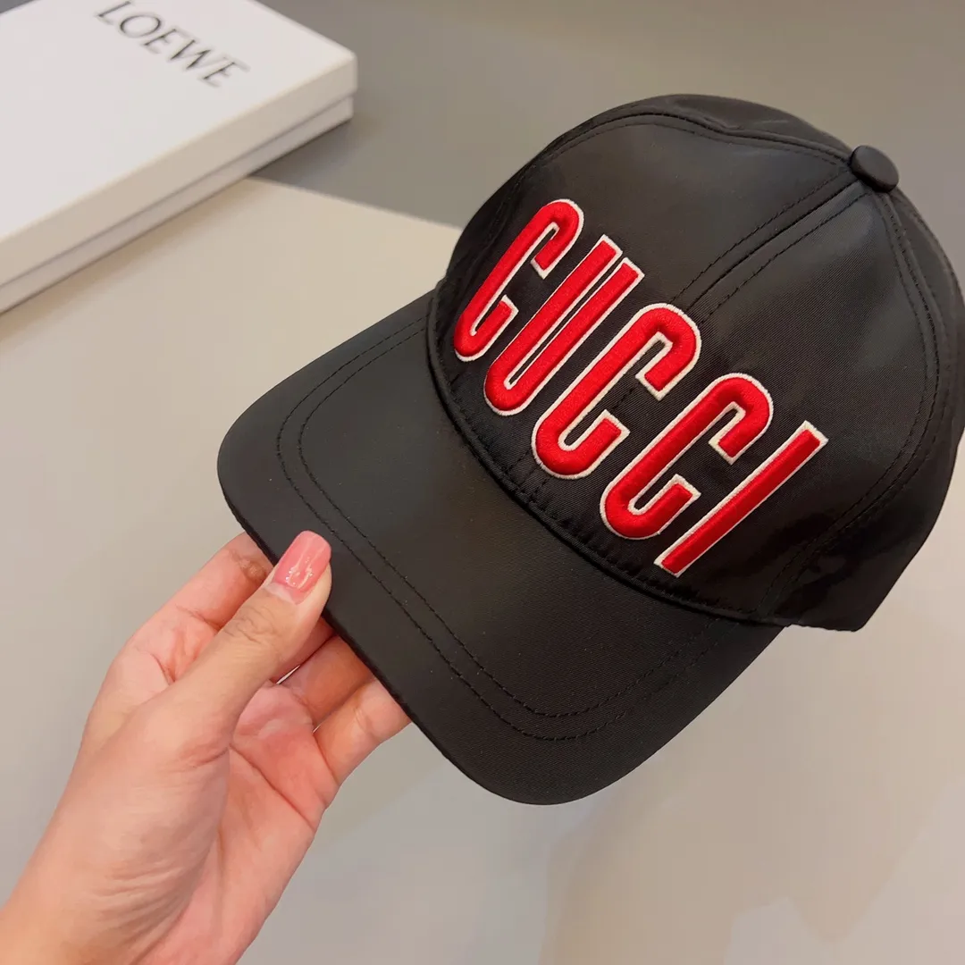 🉐60💰 🧢GUCCI Gucci 🧢 High-version baseball cap is a popular model, exquisitely matched, using high-end hat bottom, foreign order quality, must-have item, will sell if you upload pictures.