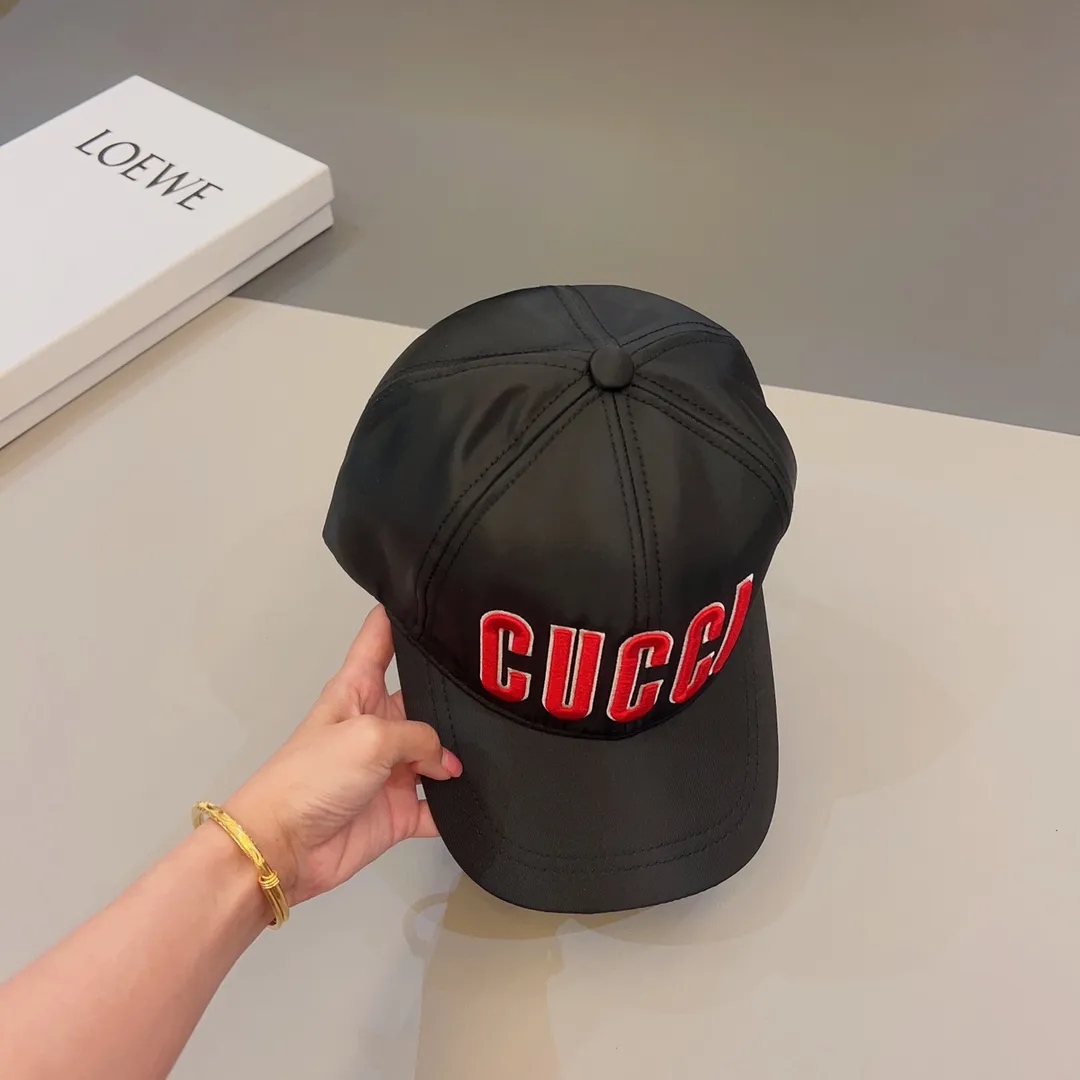 🉐60💰 🧢GUCCI Gucci 🧢 High-version baseball cap is a popular model, exquisitely matched, using high-end hat bottom, foreign order quality, must-have item, will sell if you upload pictures.