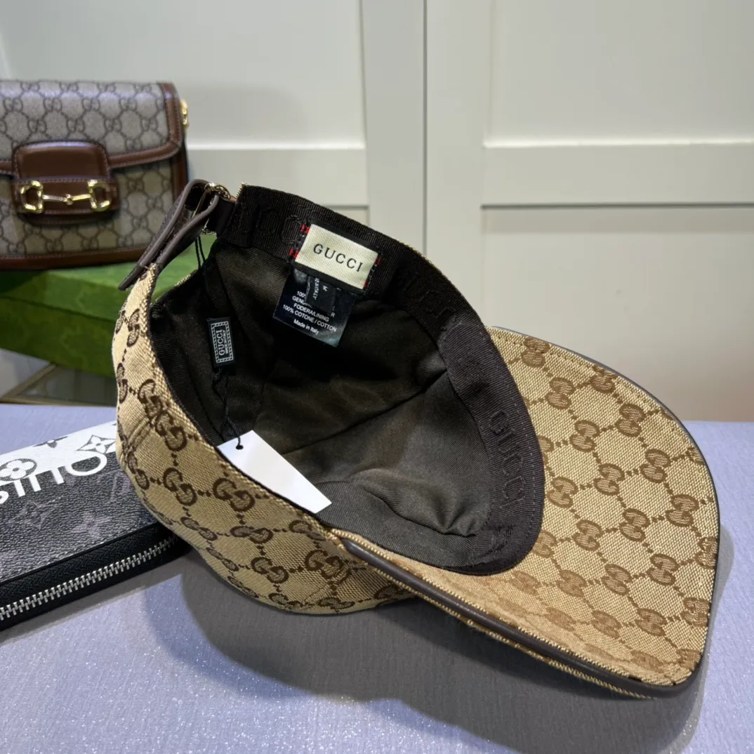 P80💰10,000-year-old classic model shipped! Gucci (Gucci) classic original baseball cap😍😍Small embroidery Gucci counter 1:1 mold customization, the highest version, original canvas + first layer of cowhide, pure cotton lining, light and breathable! Photographed in real life, suitable for men and women in all seasons, basic head circumference 56cm, adjustable patches.