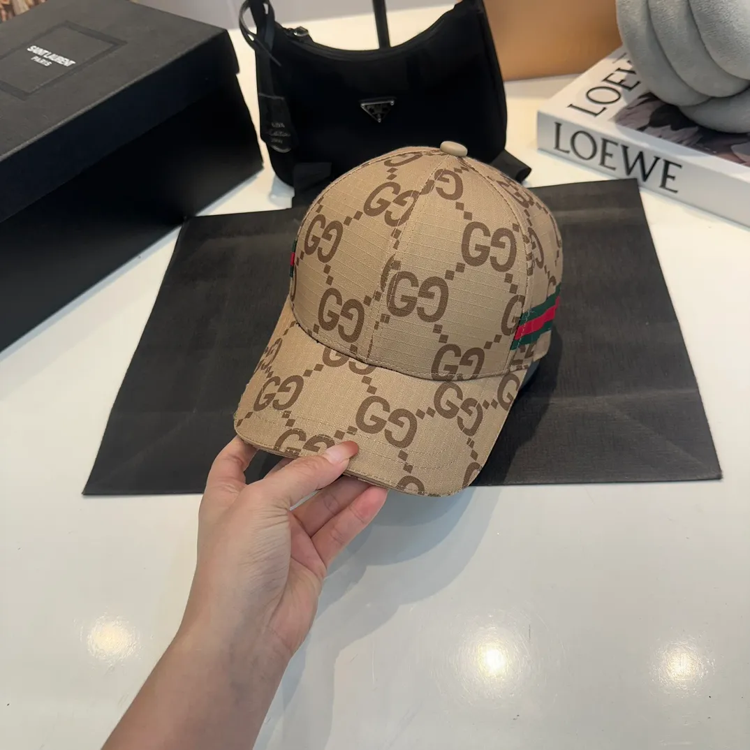 P60 GUCCI 2024 official website baseball cap, original quality is very popular 🔥🎩 The craftsmanship is very exquisite, high-end and classy! Low-key luxury, easy to carry! Running volume!