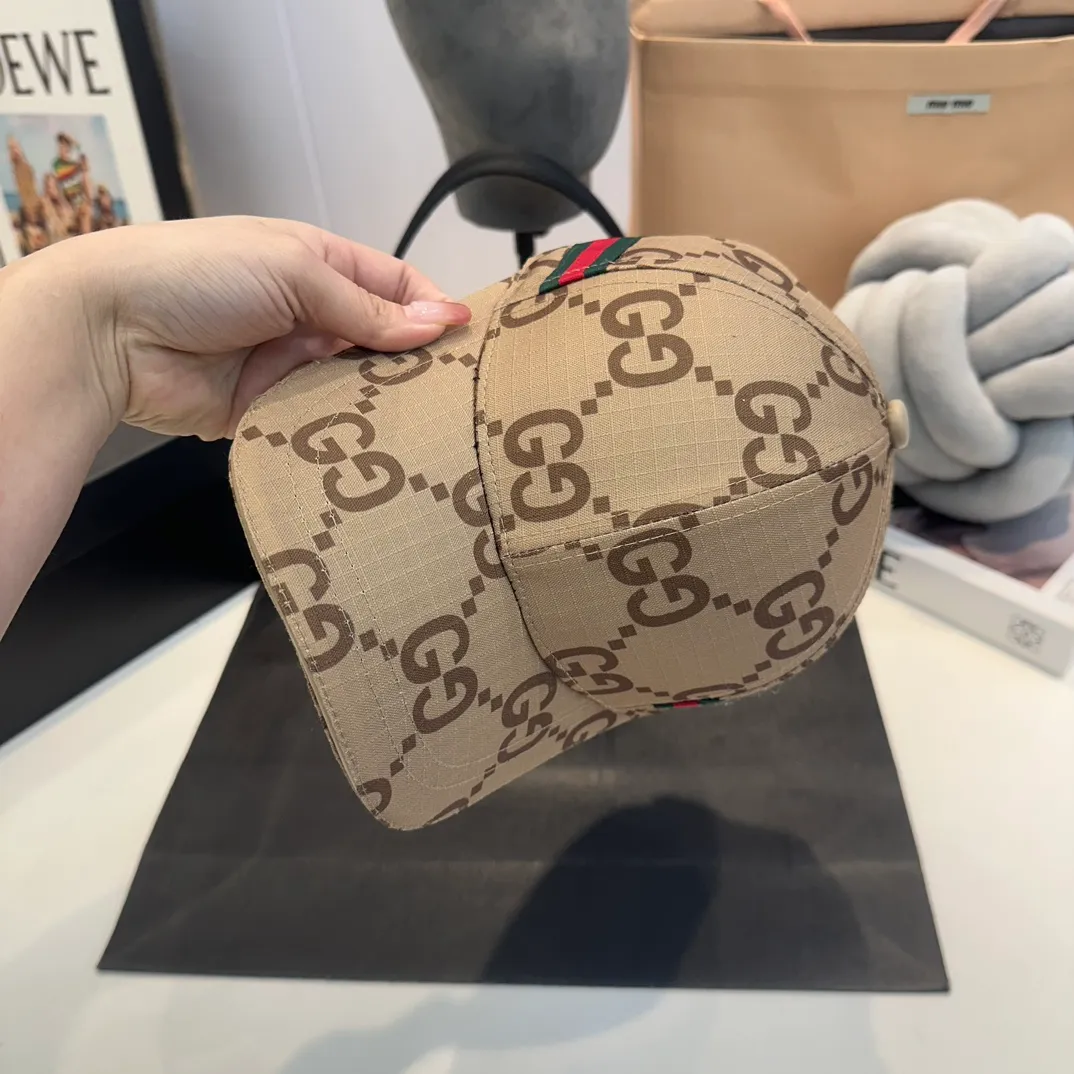 P60 GUCCI 2024 official website baseball cap, original quality is very popular 🔥🎩 The craftsmanship is very exquisite, high-end and classy! Low-key luxury, easy to carry! Running volume!