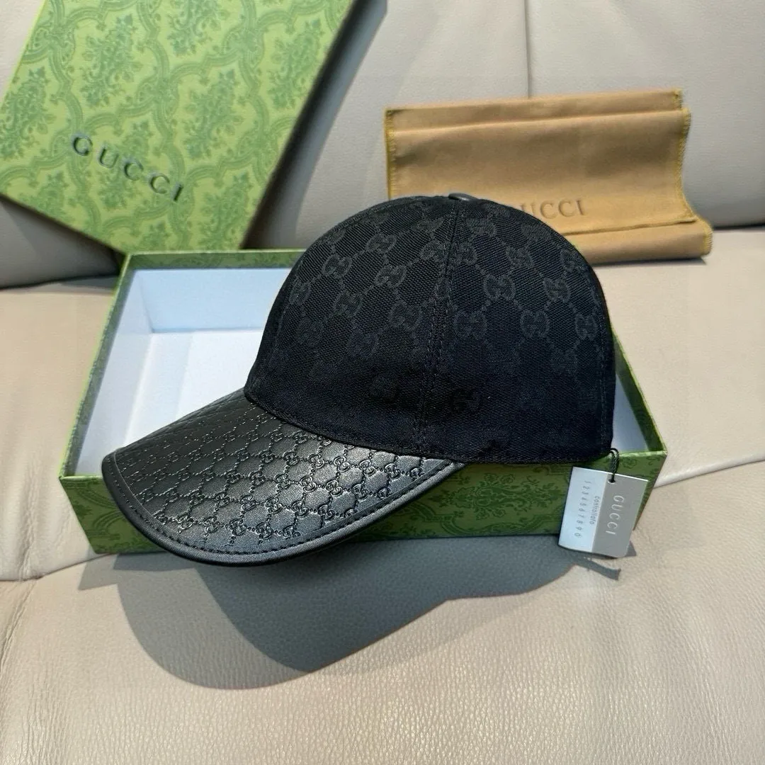 P90, Gucci (Gucci) classic original baseball cap, small double G cowhide stitching, 1:1 mold customization, excellent quality! The brim is embossed with first-layer cowhide, the quality is excellent! The basic head circumference is 56cm, the patch is adjustable, the original version is shipped in two colors from the counter, a hot seller!