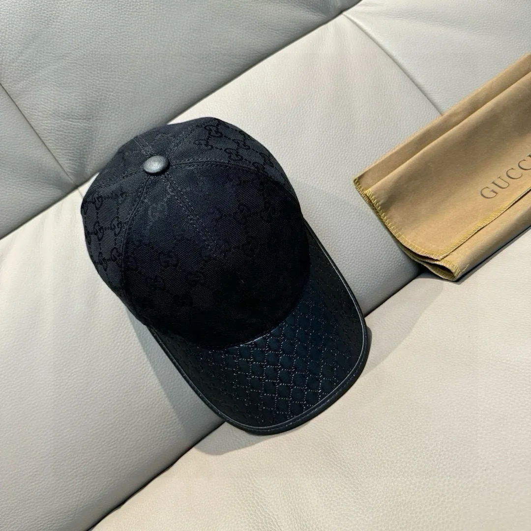 P90, Gucci (Gucci) classic original baseball cap, small double G cowhide stitching, 1:1 mold customization, excellent quality! The brim is embossed with first-layer cowhide, the quality is excellent! The basic head circumference is 56cm, the patch is adjustable, the original version is shipped in two colors from the counter, a hot seller!