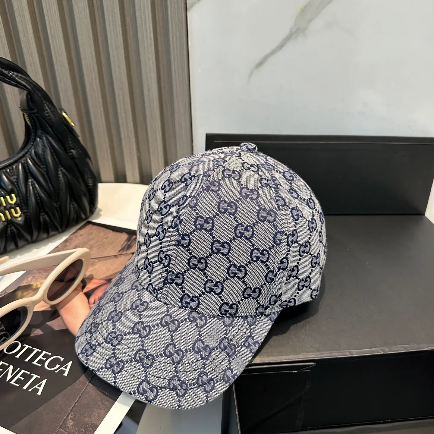 P60💰Gucci Baseball Cap♥️GUCCI🧢Official new product, baseball cap, original quality, hot arrival 🔥🎩 The craftsmanship is very exquisite, high-end and classy! Low-key luxury, easy to carry! Running volume!