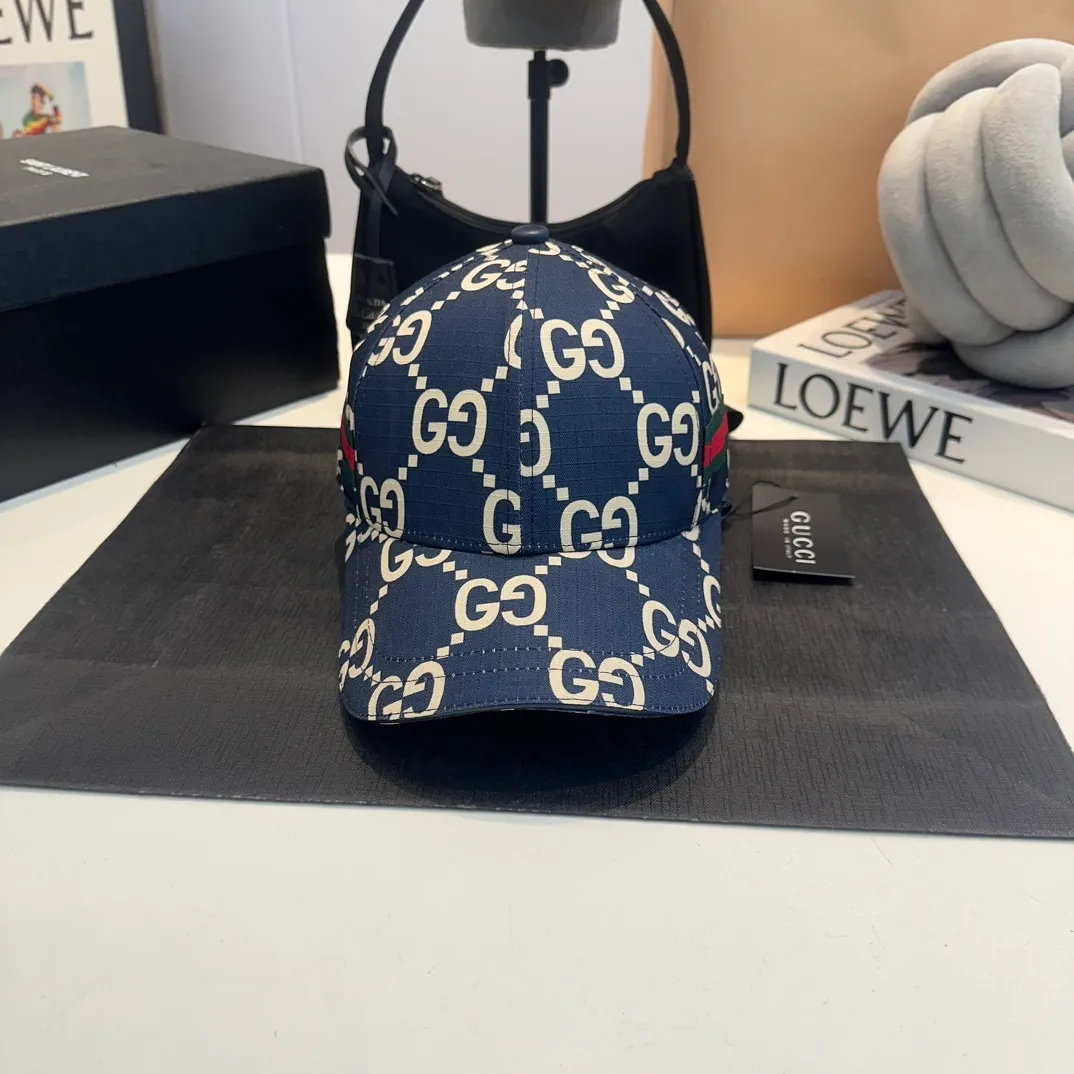 P60 GUCCI 2024 official website baseball cap, original quality is very popular 🔥🎩 The craftsmanship is very exquisite, high-end and classy! Low-key luxury, easy to carry! Running volume!