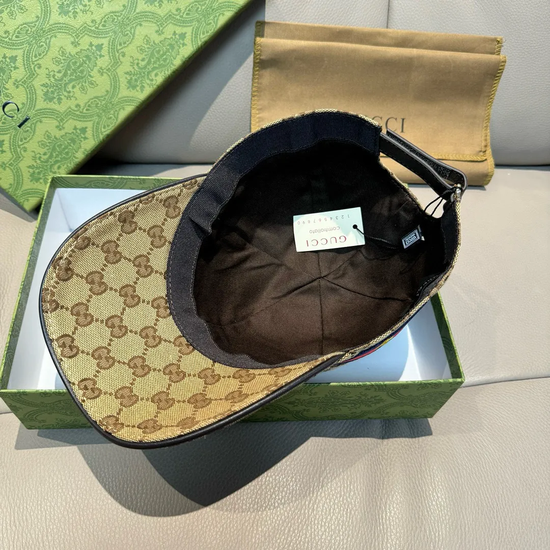 p90 ten thousand year classic model shipped!   , Gucci (Gucci) classic original baseball cap, bee webbing, 1:1 mold opening and customization at the counter, the highest version, original canvas + first-layer cowhide, pure cotton lining, light and breathable! Photographed in real life, suitable for men and women in all seasons, basic head circumference 56cm, adjustable patches.