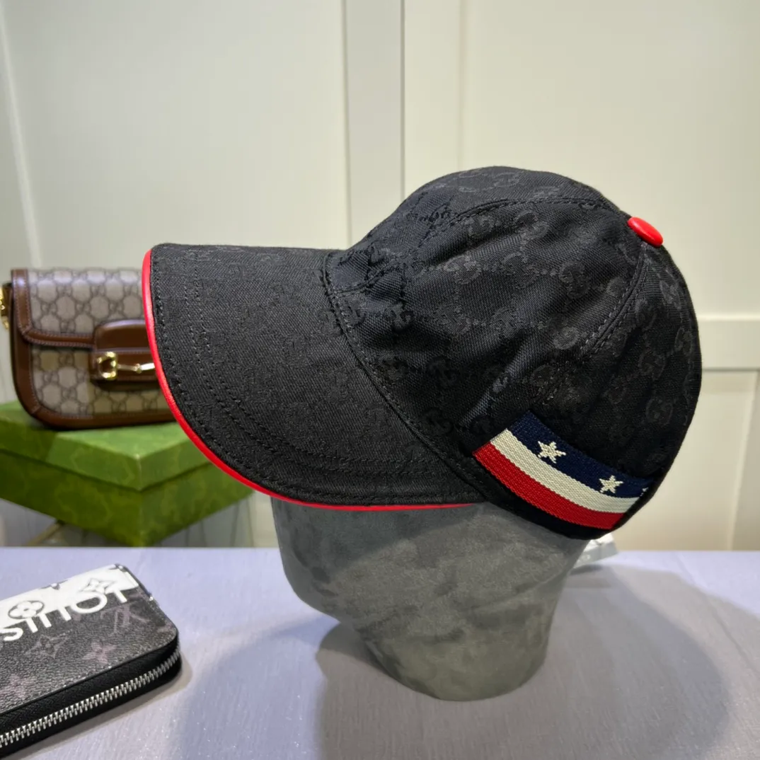 p90💰10,000-year-old classic model is shipped! Gucci (Gucci) classic original baseball cap 😍😍Customized at the 1:1 counter mold, the highest version, original canvas + first layer of cowhide, pure cotton lining, light and breathable! Photographed in real life, suitable for men and women in all seasons, basic head circumference 56cm, adjustable patches.