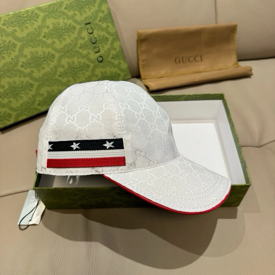 p90, Gucci (Gucci) classic original baseball cap, five-star webbing, 1:1 mold customization, original canvas + first-layer cowhide, popular purchasing agent, versatile style for men and women, great quality! The basic head circumference is 56cm, and the patch is adjustable.