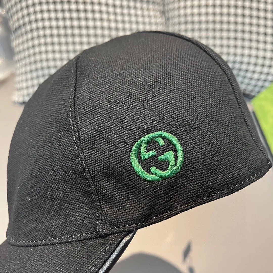 🉐️90 hot new models are back in stock!          , Gucci (Gucci) latest original baseball cap, double G small embroidery, 1:1 mold opening and customization at the counter, sales at the counter 1600+, purchasing the best-selling model🥰🥰original canvas fabric + original customized elastic webbing, pure cotton lining, light, breathable, fashionable and versatile, excellent quality, shipped in black and white!