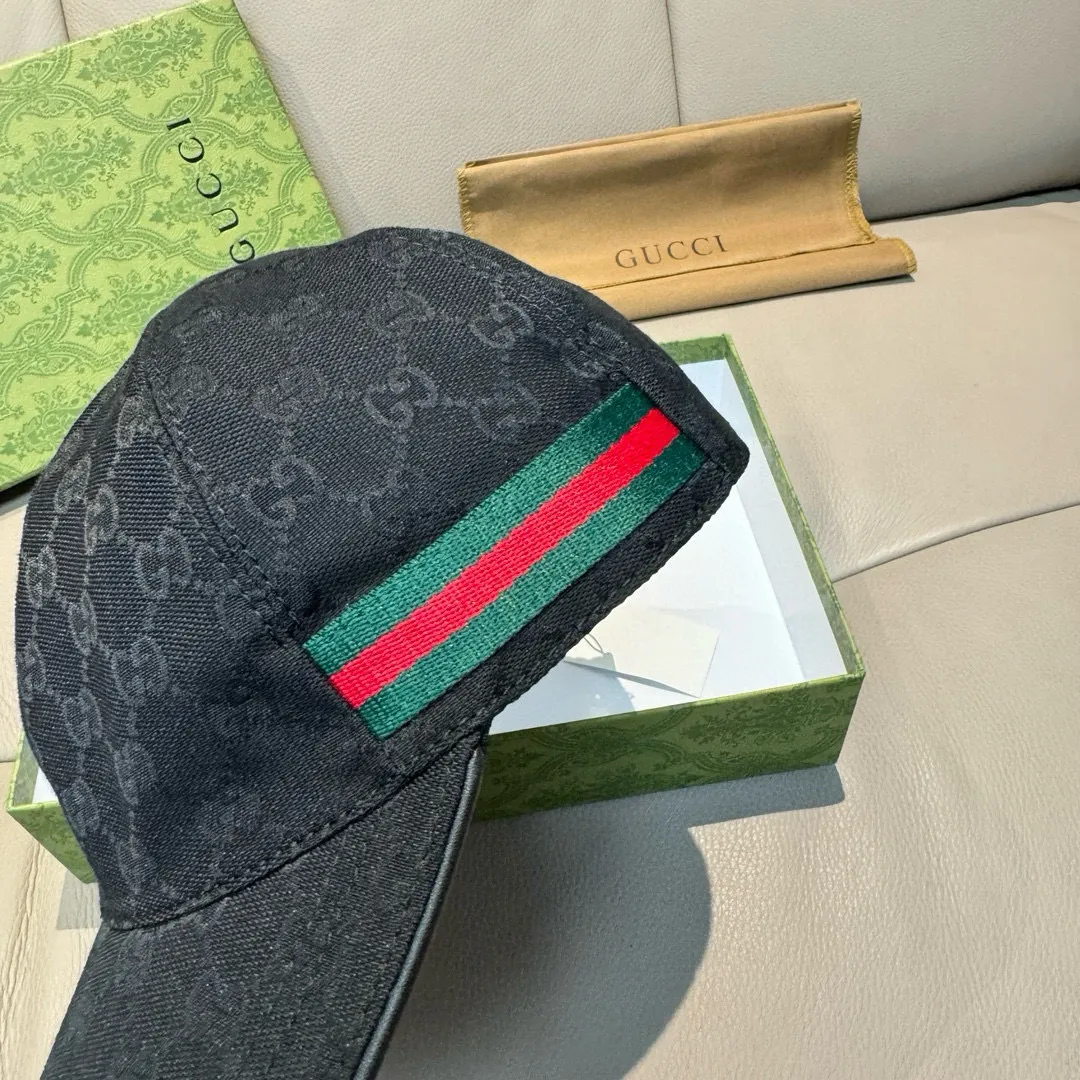 p900000 classic model! Apricot color, black, available in S and L sizes, Gucci (Gucci) classic original baseball cap 😍😍Customized with 1:1 mold opening at the counter, the highest version, original canvas fabric + first-layer cowhide, light and breathable! Photographed in real life, suitable for men and women in all seasons, basic head circumference 56cm, adjustable patches.