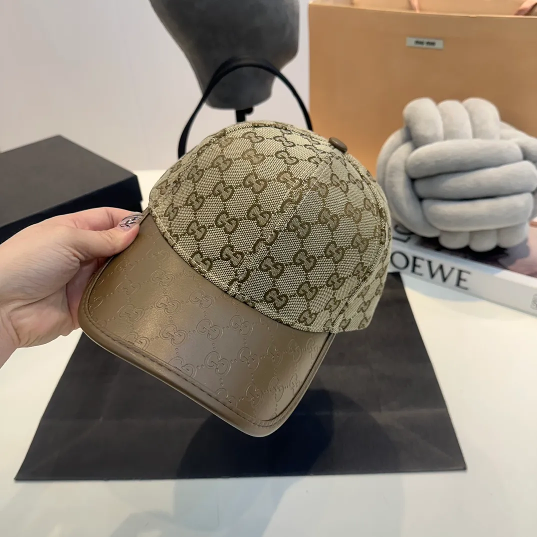 P60 GUCCI Gucci Baseball Cap👒Official website new product Gucci🧢original quality is very popular. The craftsmanship is very exquisite, high-end and classy! Low-key luxury, easy to carry! Running volume
