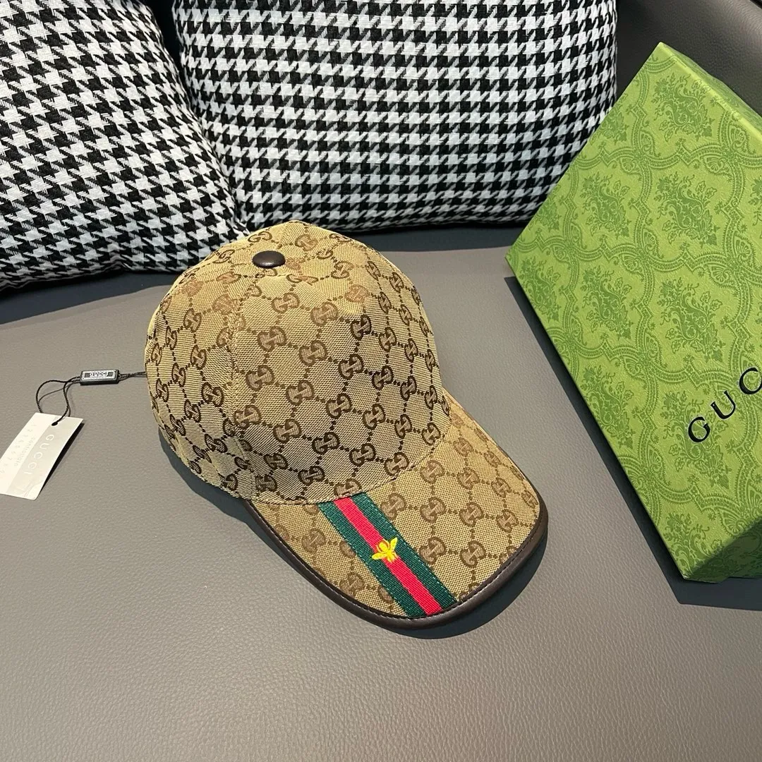 , Gucci (Gucci) latest original baseball cap, bee webbing. 1:1 mold opening and customization at the counter, the highest version, original canvas fabric + first-layer cowhide, light and breathable! Photographed in real life, suitable for men and women in all seasons, basic head circumference 56cm, adjustable patches.