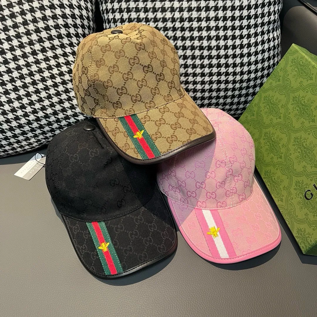 , Gucci (Gucci) latest original baseball cap, bee webbing. 1:1 mold opening and customization at the counter, the highest version, original canvas fabric + first-layer cowhide, light and breathable! Photographed in real life, suitable for men and women in all seasons, basic head circumference 56cm, adjustable patches.