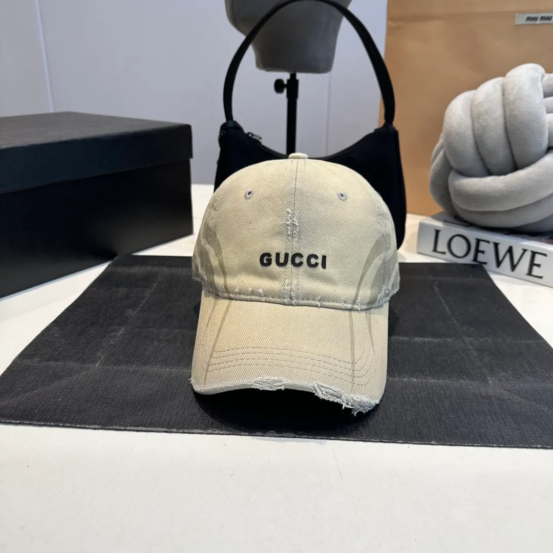 P60 GUCCI ripped baseball cap, the original quality is very popular, the craftsmanship is very exquisite, the atmosphere is high-end and classy! Low-key luxury, easy to carry! Running volume!