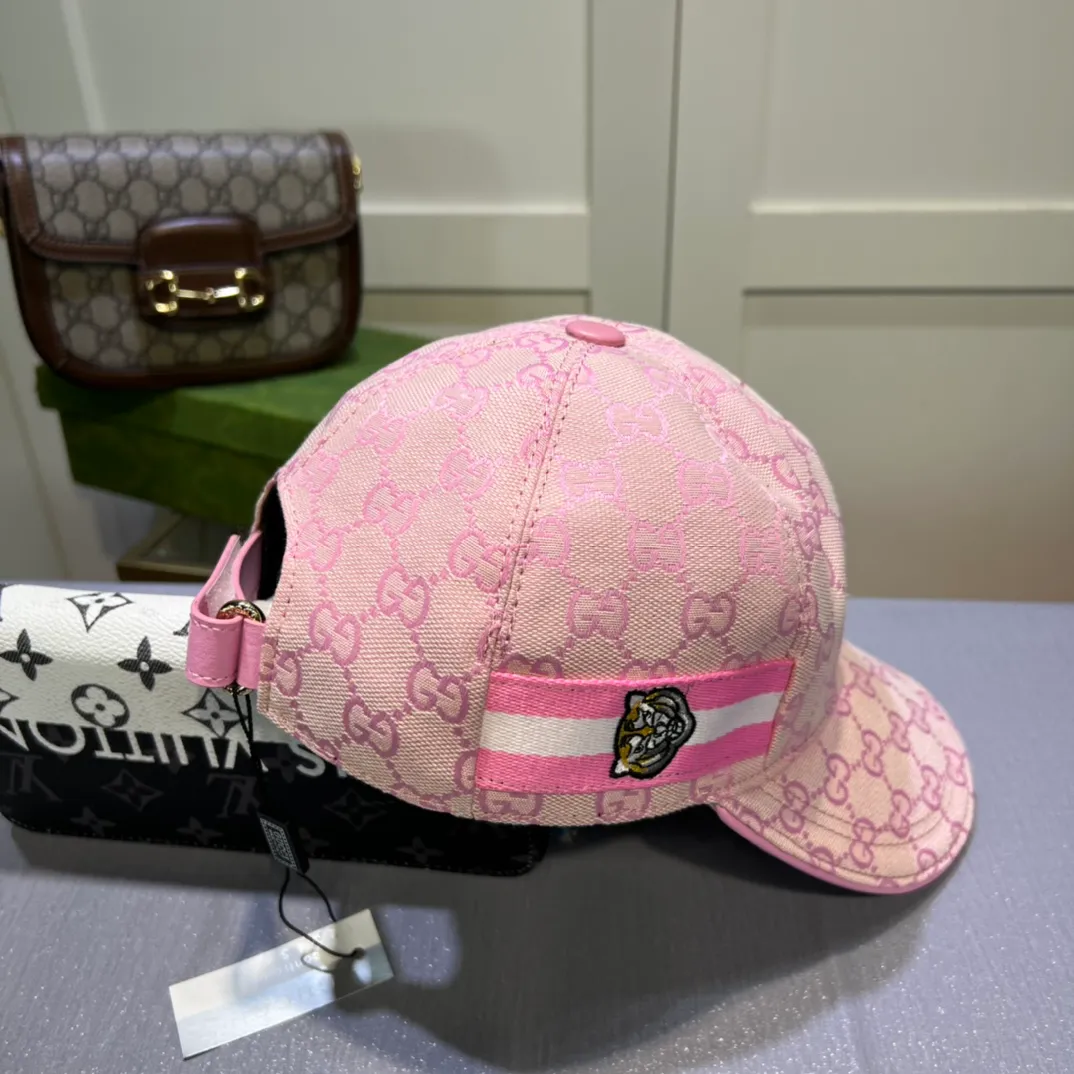 P90💰10,000-year-old classic model shipped! Gucci (Gucci) classic original baseball cap 😍😍Customized at the 1:1 counter mold, the highest version, original canvas + first layer of cowhide, pure cotton lining, light and breathable! Photographed in real life, suitable for men and women in all seasons, basic head circumference 56cm, adjustable patches.