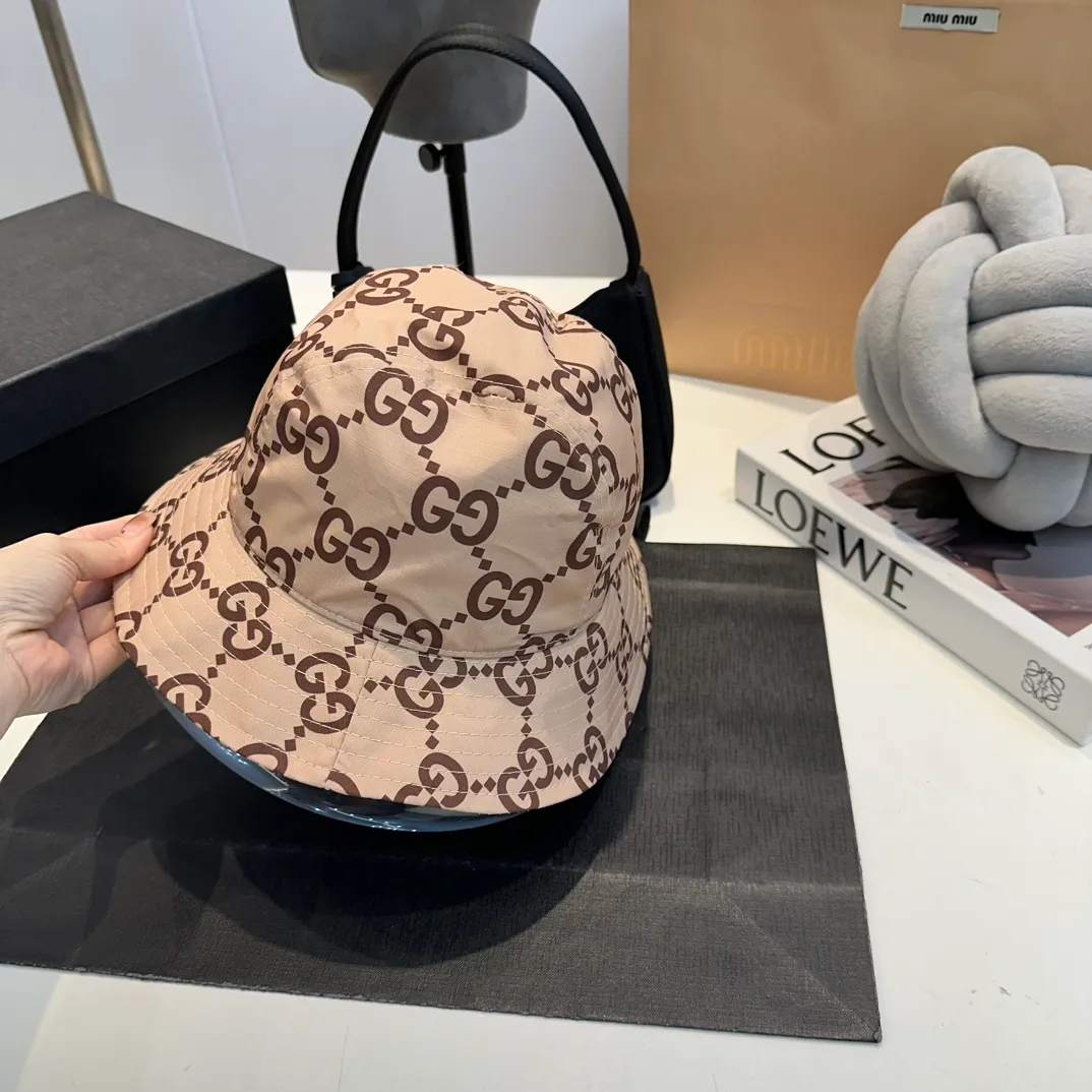 P50 GUCCI bucket hat, a new product from the official website, the original quality of the fisherman hat is very popular 🔥🎩 The craftsmanship is very exquisite, high-end and classy! Low-key luxury, easy to carry! Running volume!