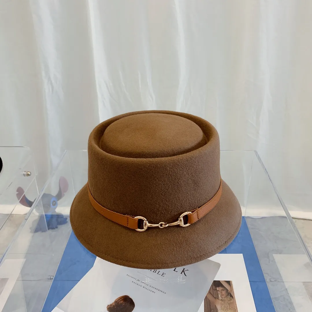 P130 GUCCI Paris flat-top double F webbing wool top hat 🎩 High-end wool top hat series, large-brimmed top hat, very concave shape, a top hat with full aura 🎩 Material: 100% wool Head circumference: 58cm