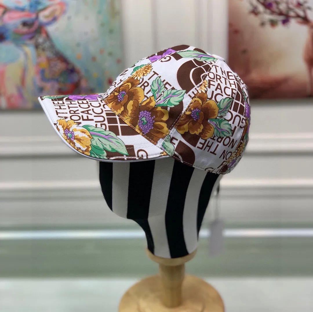 🉐110 Gucci 2021 spring and summer new styles released! ., Gucci (Gucci) new original baseball cap, Gucci small floral, counter 1:1, imported canvas + first-layer cowhide, popular purchasing agent, versatile style for men and women, great quality! The basic head circumference is 56cm, and the patch is adjustable.