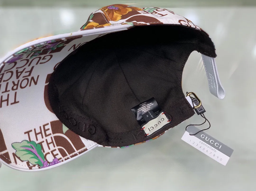 🉐110 Gucci 2021 spring and summer new styles released! ., Gucci (Gucci) new original baseball cap, Gucci small floral, counter 1:1, imported canvas + first-layer cowhide, popular purchasing agent, versatile style for men and women, great quality! The basic head circumference is 56cm, and the patch is adjustable.