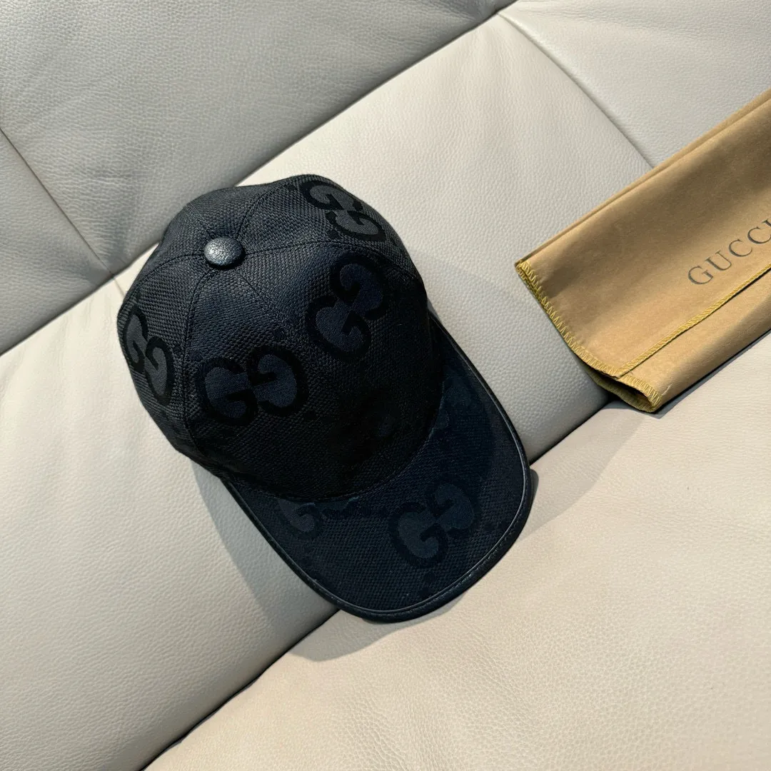 p90., Gucci Gucci's new original baseball cap, large double G, 1:1 mold opening and customization at the counter, original canvas fabric + first-layer cowhide, light and breathable! The basic head circumference is 56cm, and the patch is adjustable.