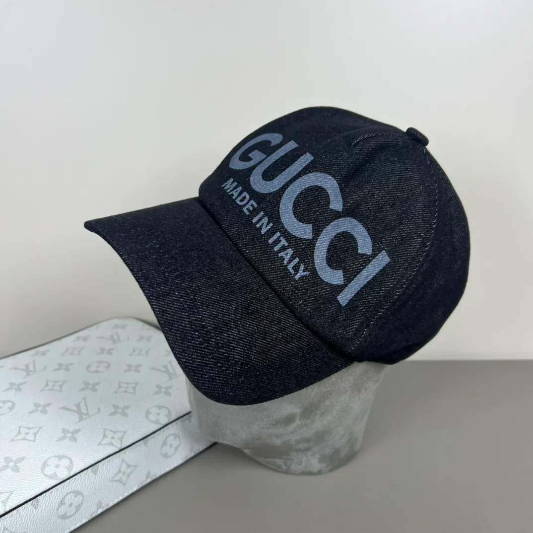 P60💰Gucci Baseball Cap♥️GUCCI🧢Official new product, baseball cap, original quality, hot arrival 🔥🎩 The craftsmanship is very exquisite, high-end and classy! Low-key luxury, easy to carry! Running volume!