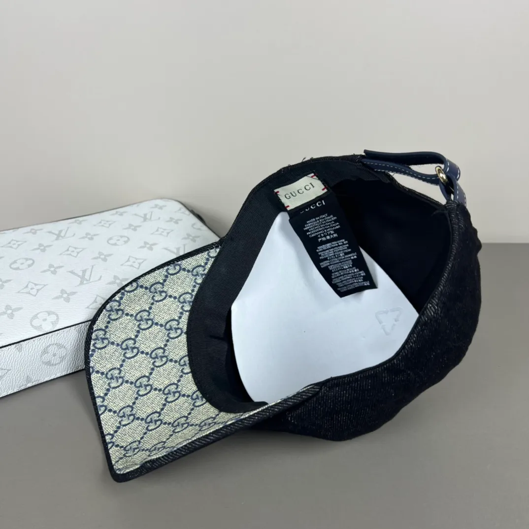P60💰Gucci Baseball Cap♥️GUCCI🧢Official new product, baseball cap, original quality, hot arrival 🔥🎩 The craftsmanship is very exquisite, high-end and classy! Low-key luxury, easy to carry! Running volume!