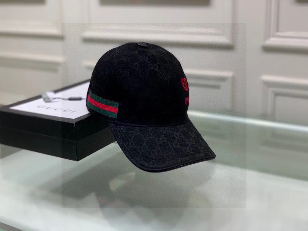 🉐️900,000-year-old classic model shipped!        , Gucci (Gucci) classic original baseball cap😍😍gucci small embroidery, 1:1 mold opening and customization at the counter, the highest version, original canvas fabric + first layer of cowhide, pure cotton lining, light and breathable! Photographed in real life, suitable for men and women in all seasons, basic head circumference 56cm, adjustable patches.