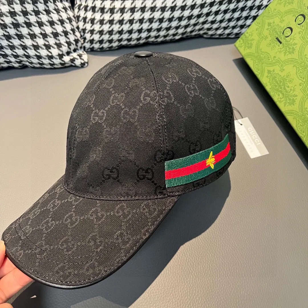 🉐900,000-year-old classic model shipped!    , Gucci (Gucci) classic original baseball cap😍😍Little Bee, 1:1 mold opening and customization at the counter, the highest version, original canvas fabric + first layer of cowhide, pure cotton lining, light and breathable! Photographed in real life, suitable for men and women in all seasons, basic head circumference 56cm, adjustable patches.