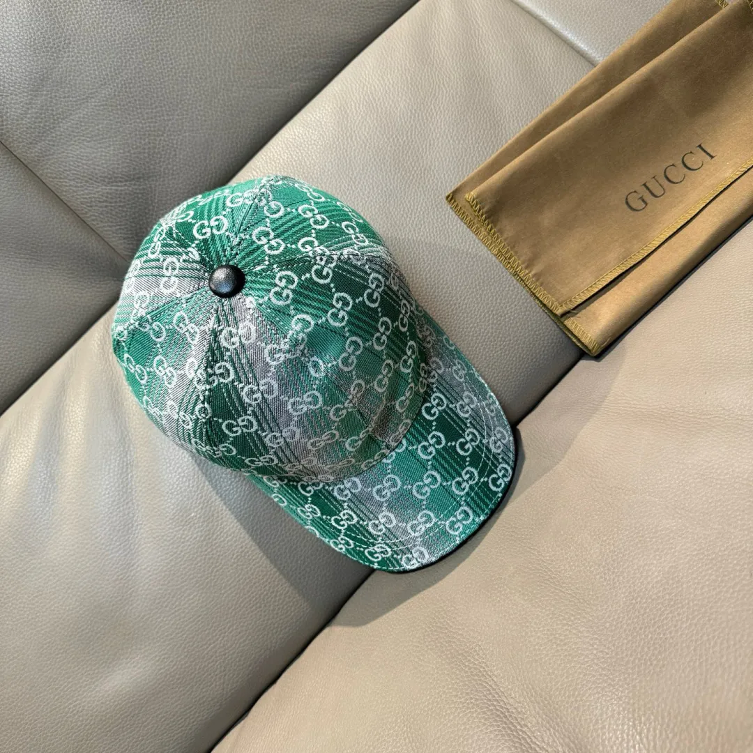 p90, Gucci (Gucci) new original baseball cap, gradient candy double G, 1:1 mold opening and customization at the counter! Original denim fabric + first-layer cowhide, light and breathable! Actual photo, suitable for men and women, basic head circumference 56cm, adjustable patch.