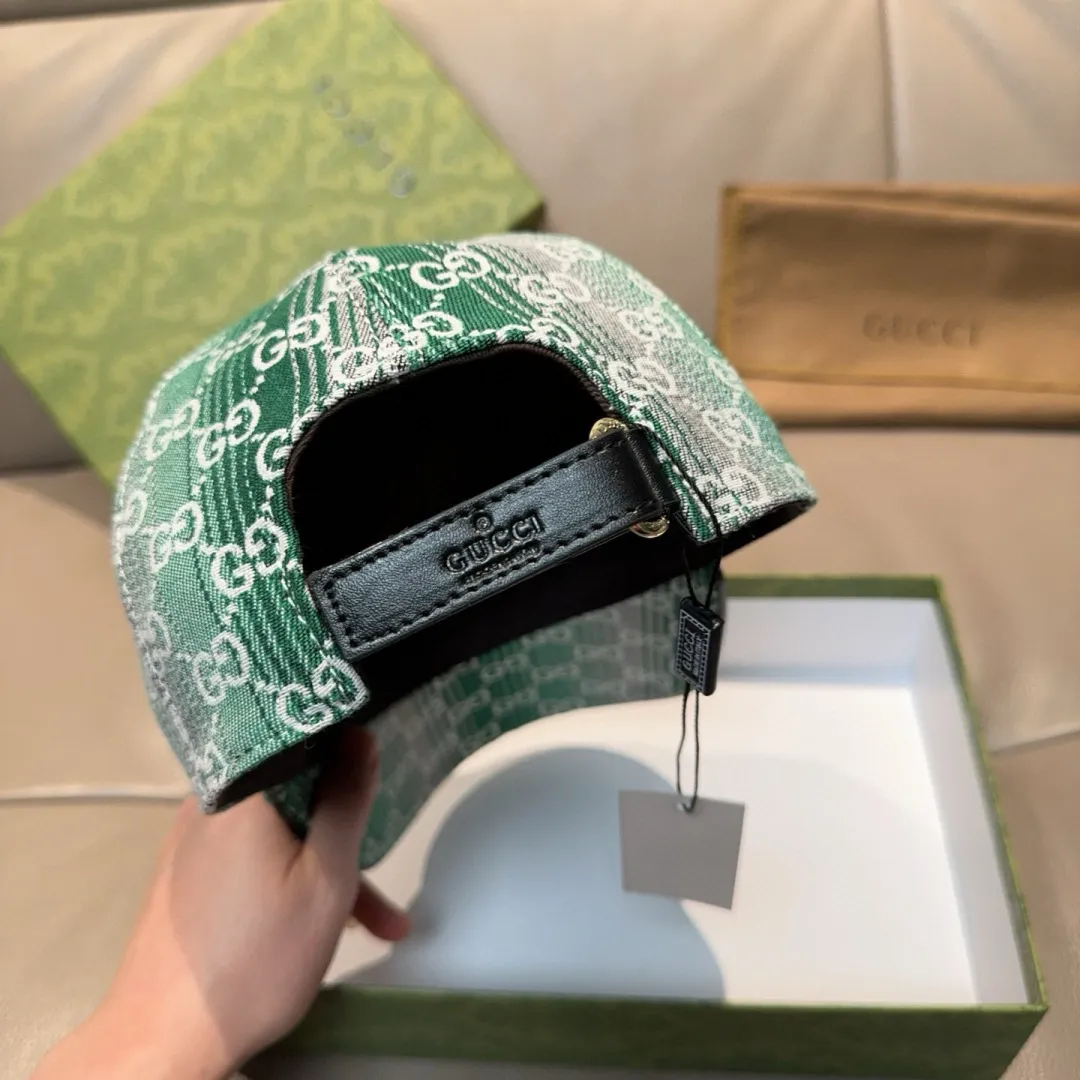 p90, Gucci (Gucci) new original baseball cap, gradient candy double G, 1:1 mold opening and customization at the counter! Original denim fabric + first-layer cowhide, light and breathable! Actual photo, suitable for men and women, basic head circumference 56cm, adjustable patch.