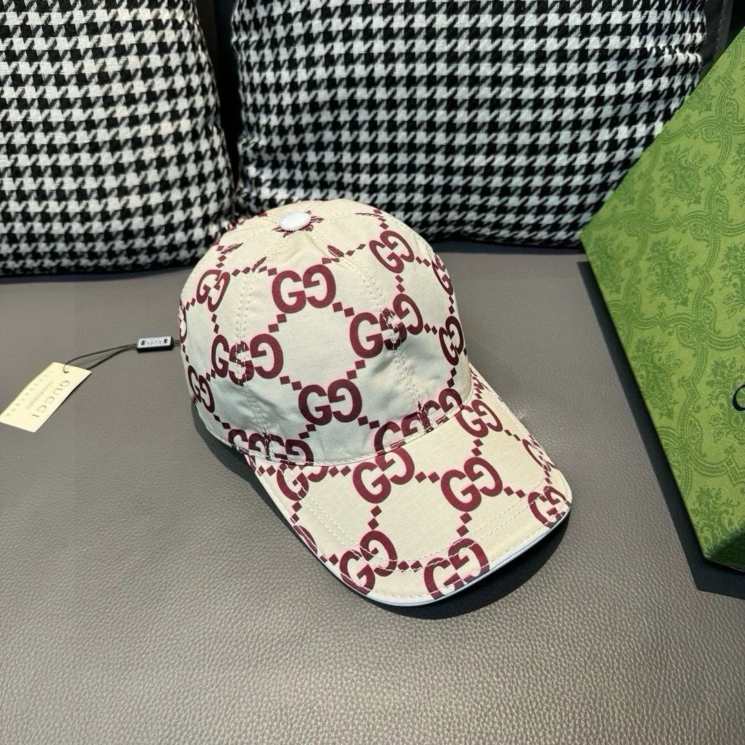 Batch 90, new model shipped from the official website, with packaging bag, Gucci's latest original baseball cap, large double G, 1:1 mold customization at the counter, perfect pattern, original canvas fabric + first-layer cowhide, light and breathable! The basic head circumference is 56cm, and the patch is adjustable.