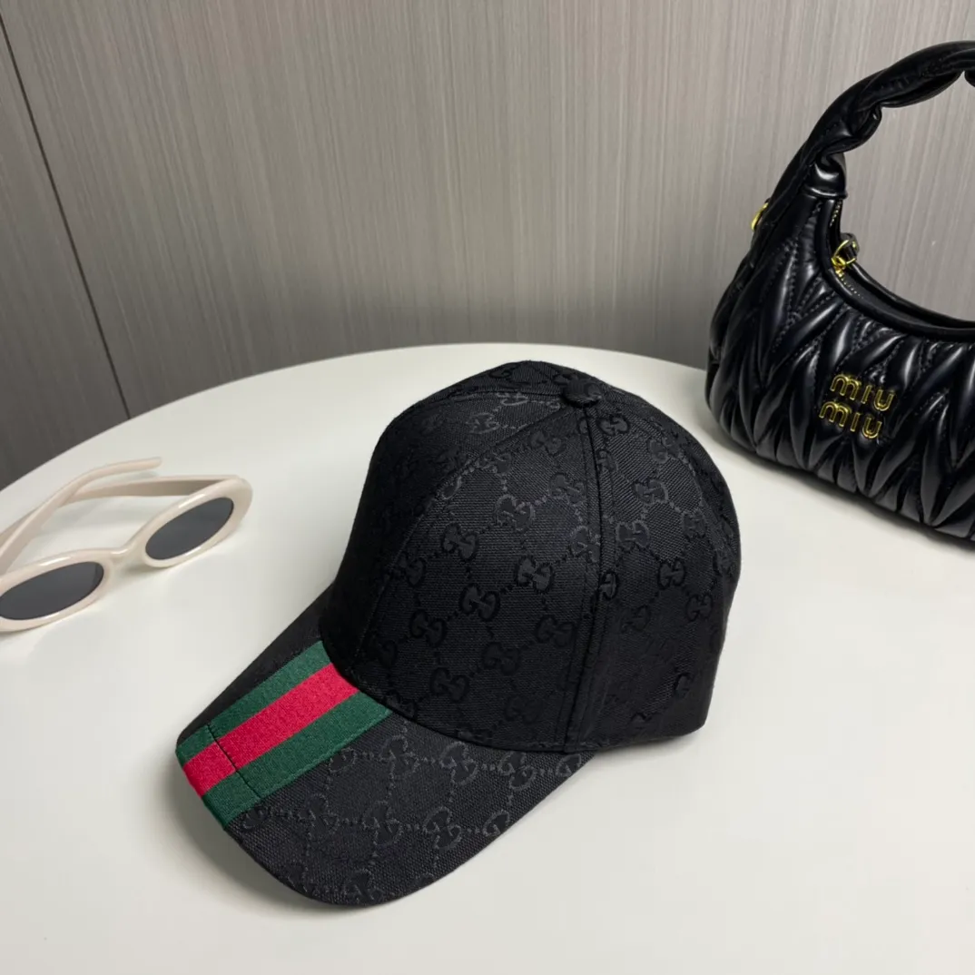 P56 [GUCCI Gucci]🌸2 official website is online simultaneously🎊 Korean version of the new British classic casual atmosphere customized model 1:1 original quality unisex baseball cap Meibang three-dimensional printed geological fabric high quality quality🔥🔥🔥