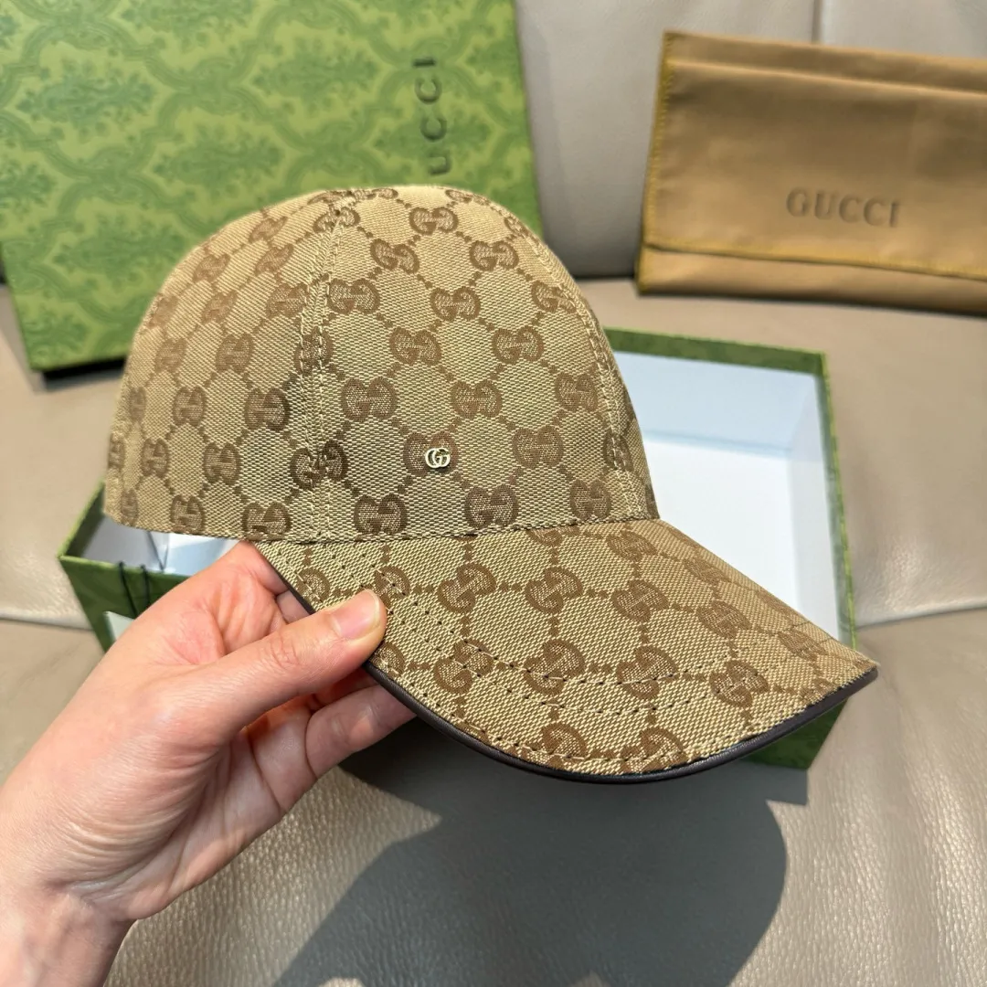 P90., Gucci (Gucci) new original baseball cap, metal small double G, the latest model at the counter, 1:1 mold customization, genuine mold hardware, original canvas fabric + first-layer cowhide, original quality! The quality is great, the basic head circumference is 56cm, and the patch is adjustable.